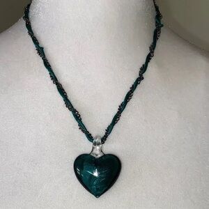 Chic Heart Pendant Necklace in Teal